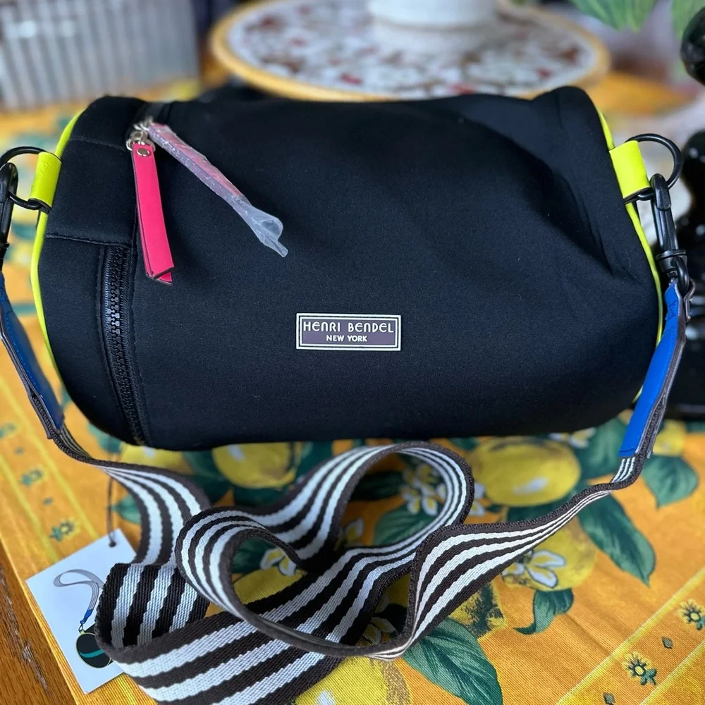 NWT HENRI BENDEL NEOPRENE CIRCULAR CROSSBODY COOLER NEON / BLACK BEACH FESTIVAL - Picture 11 of 12